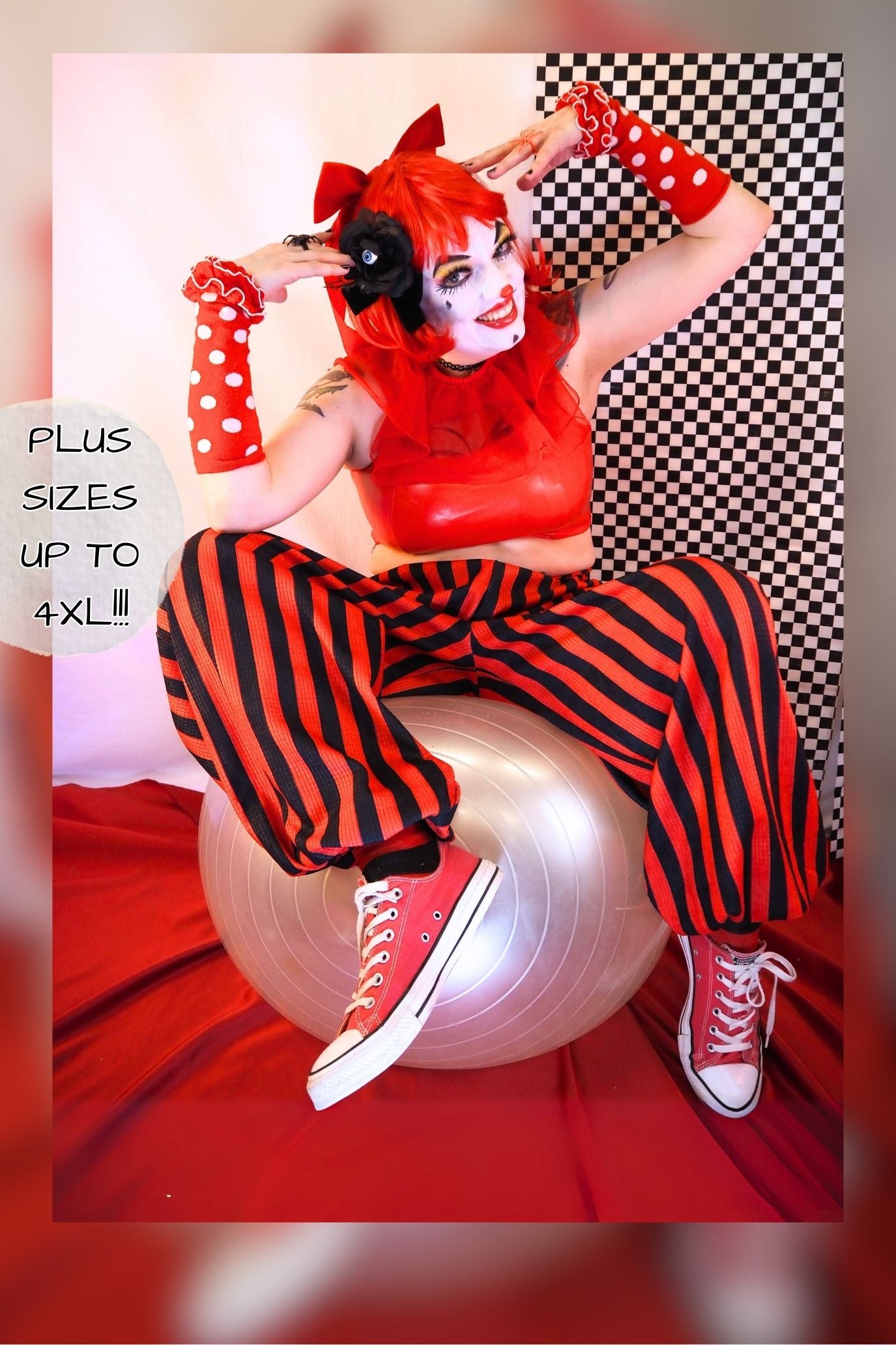 Pantalones de payaso rojo y negro