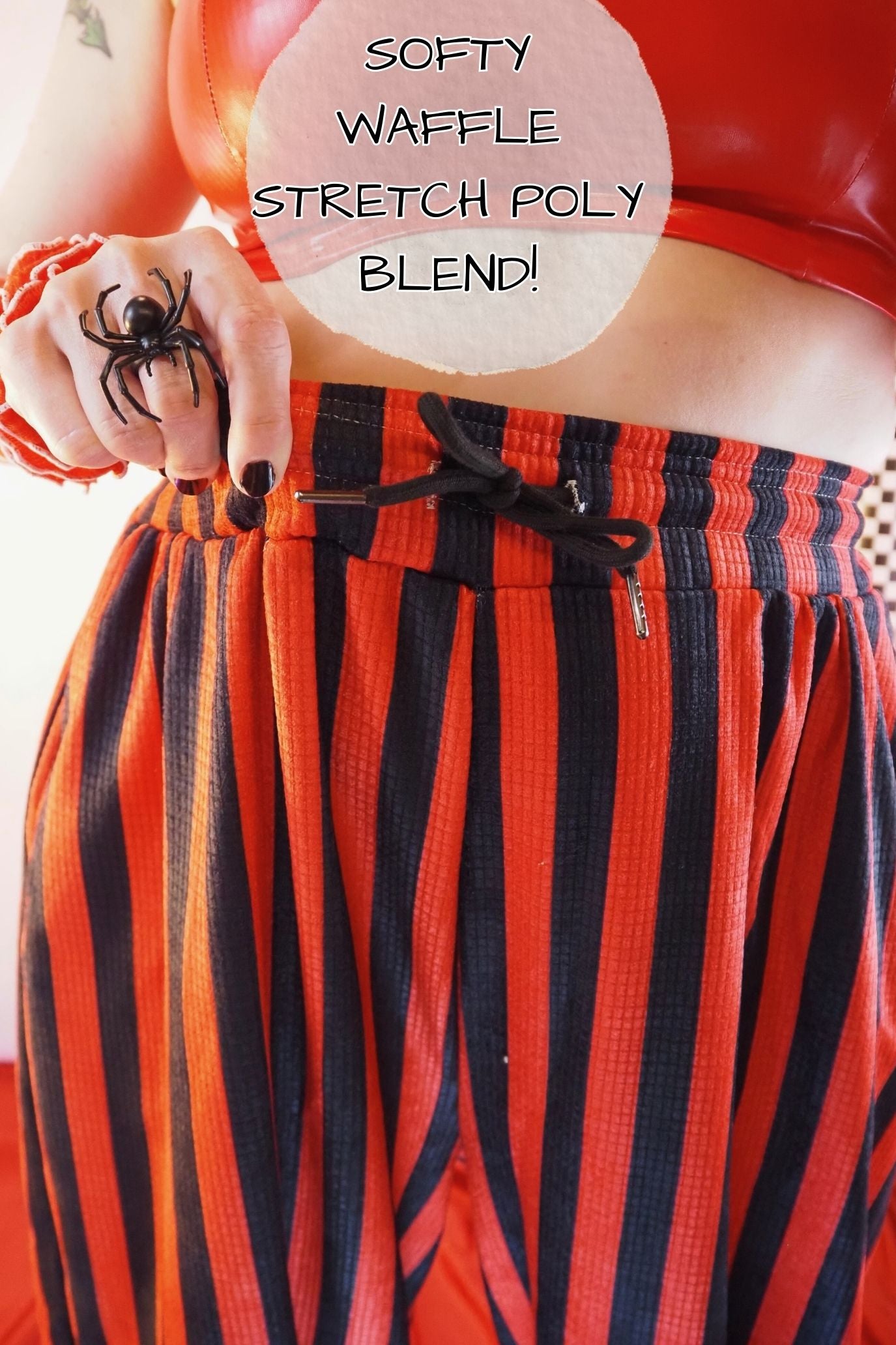 Pantalones de payaso rojo y negro