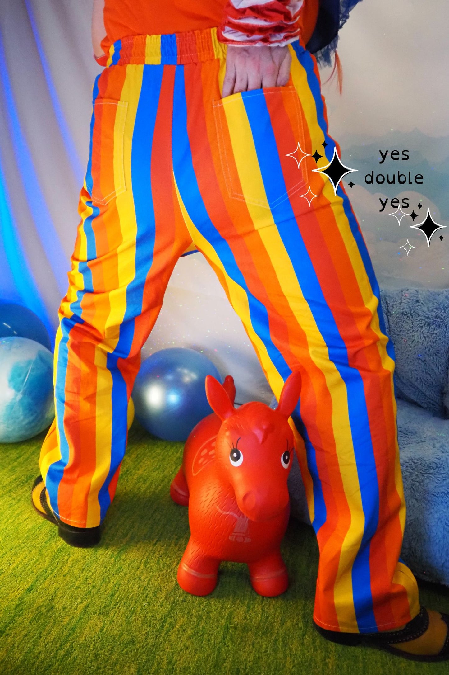 Pantalones de payaso a rayas de Wally