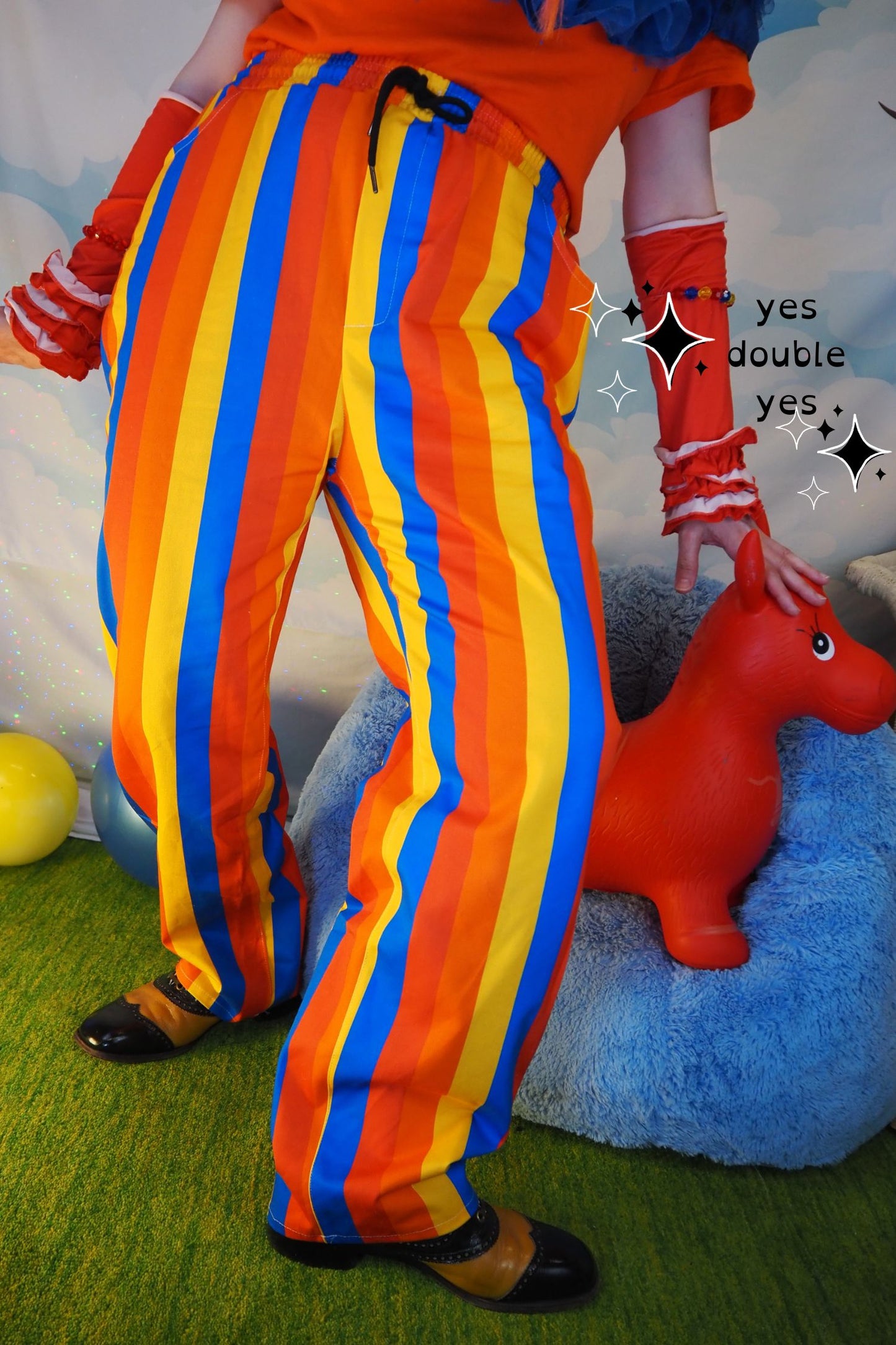 Pantalones de payaso a rayas de Wally
