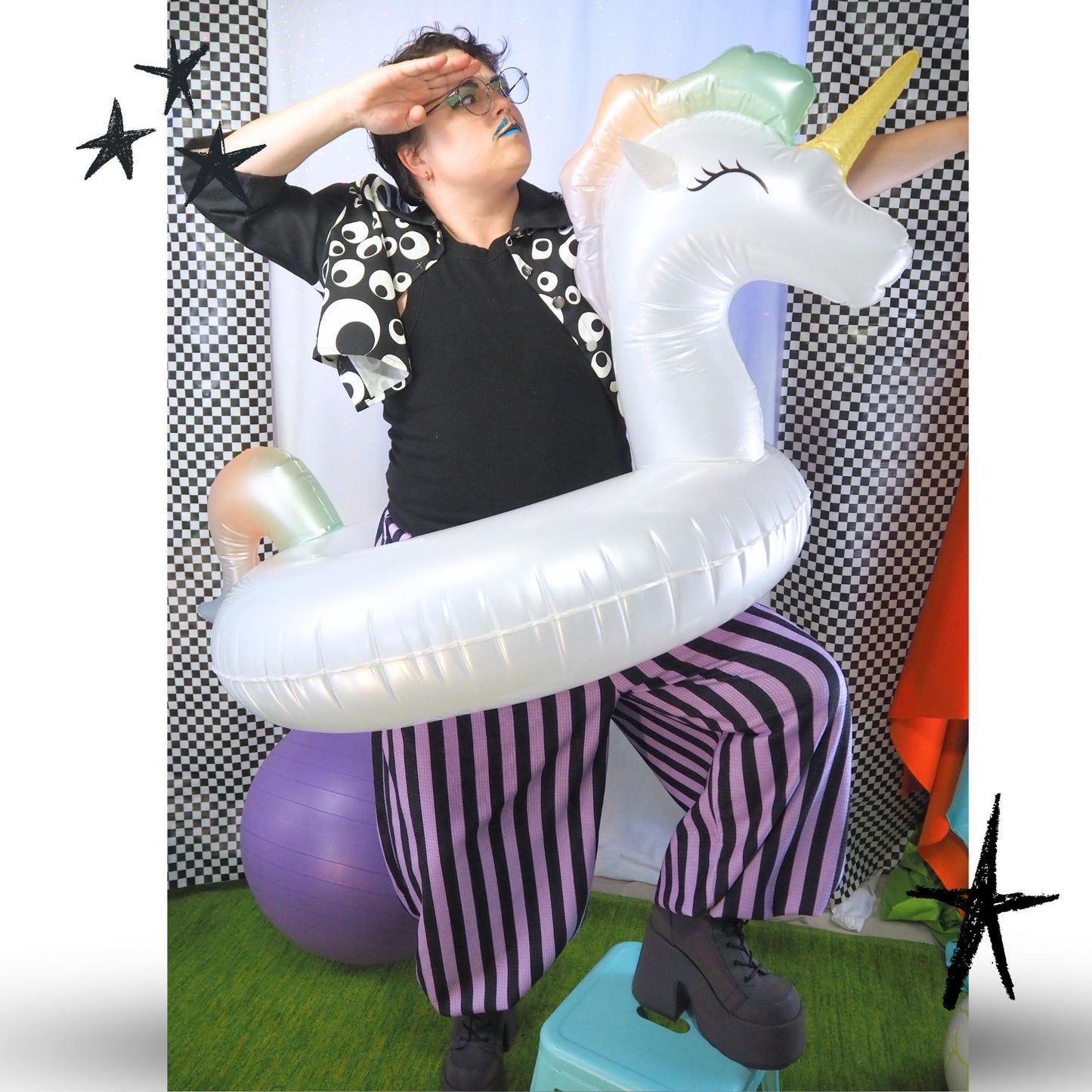 Amethystfarbene, gestreifte, weite Clownshose